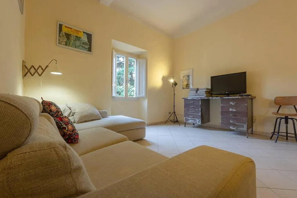 Amble Vintage Apartment Florence